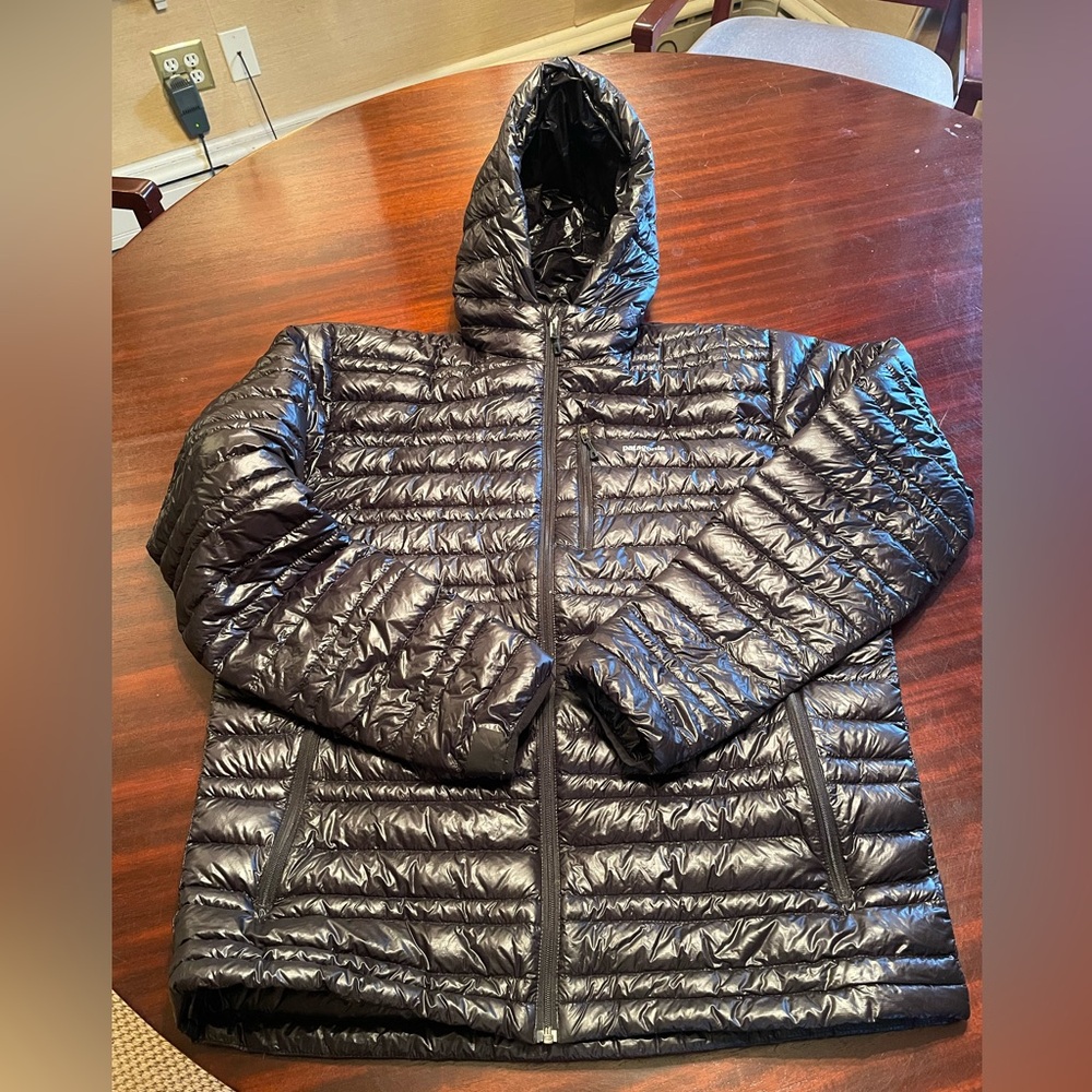 Men’s lightweight down sweater